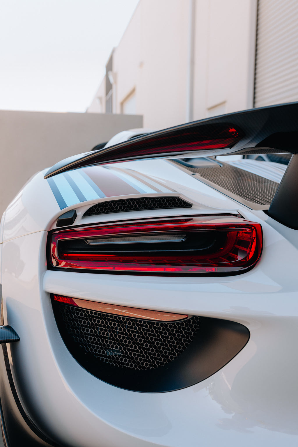 Porsche 918 Spyder - Weissach Martini Racing (Copy)
